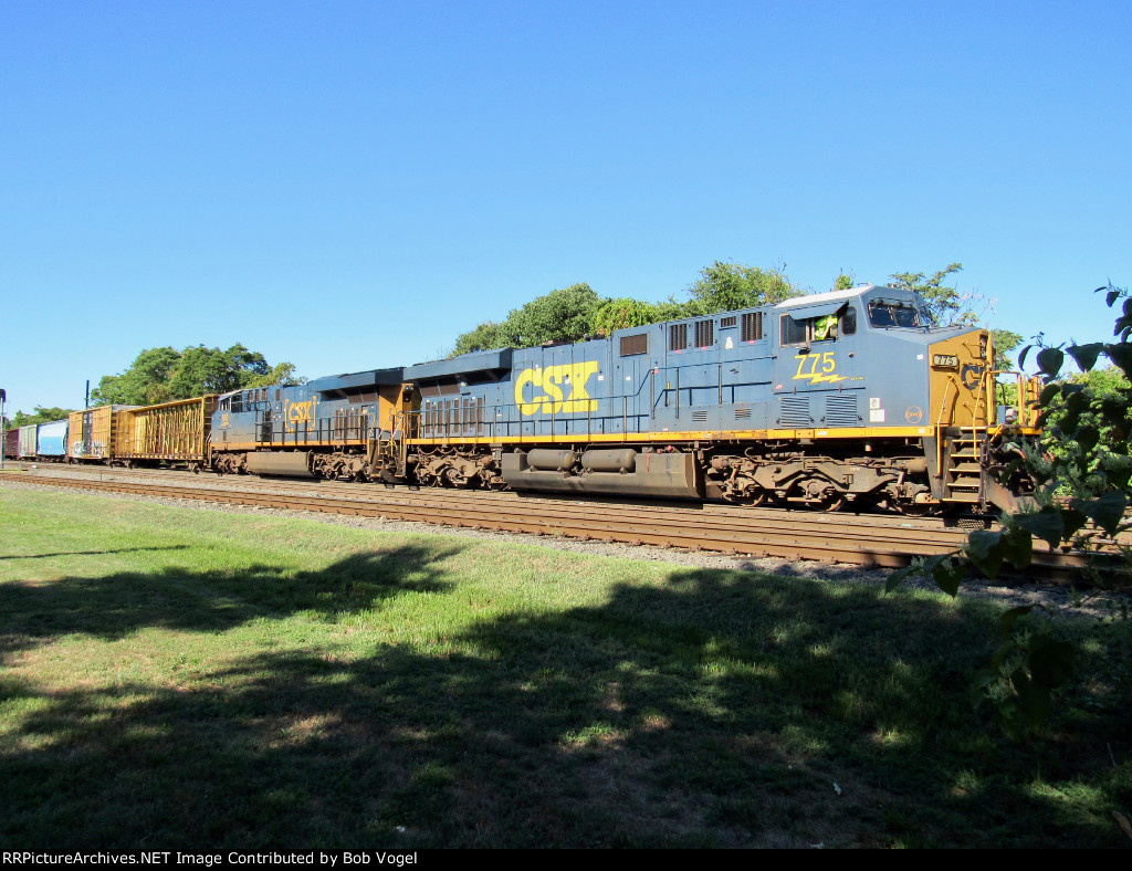CSX 775 and 980